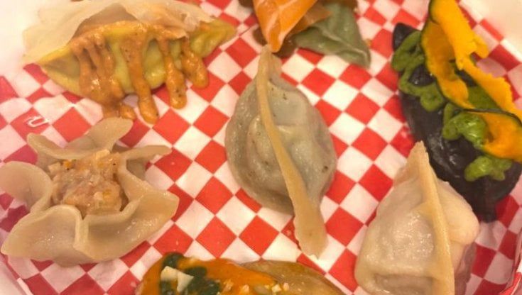 Bari, ravioli cinesi e bao sbarcano in centro: Stella e Ilaria portano in via De Rossi lo street food cinese. "Una rivoluzione di gusto"
