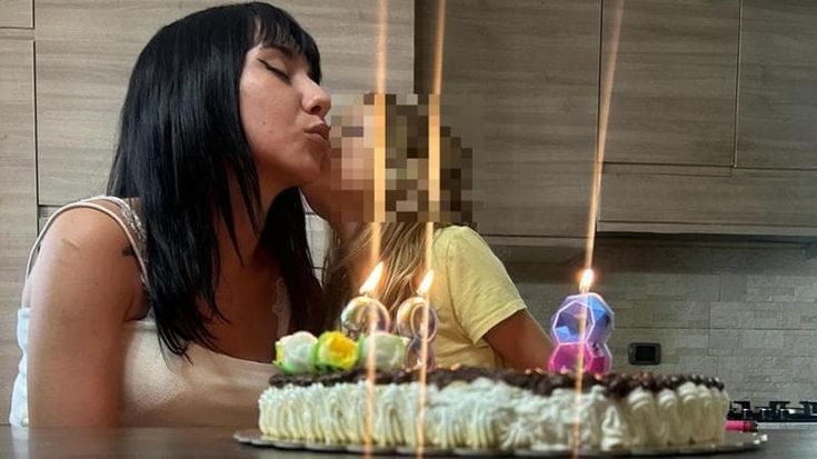 Chi era Rachele Ferrara, uccisa dal bacon: l’amore per i due figli e la passione per le moto
