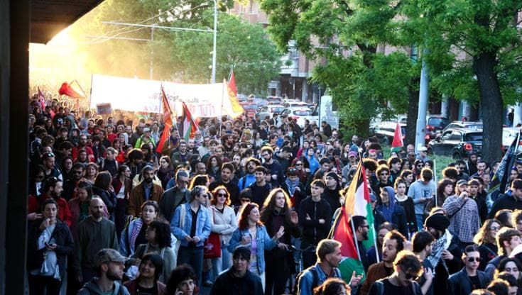 In migliaia per la Flotilla, il corteo a Bologna: “Liberate l’attivista Angela Marsano”