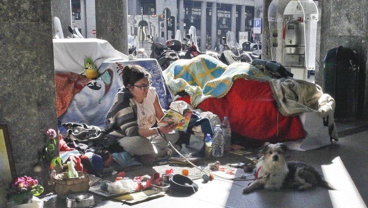 Torino, una messa per i clochard morti. Il vescovo Nosiglia "Hanno gli stessi diritti degli altri cittadini"