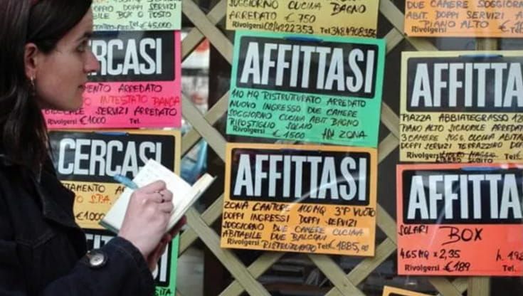 Bari, 380 euro al mese per una stanza. I fuorisede protestano: “Il mercato degli affitti è esploso”