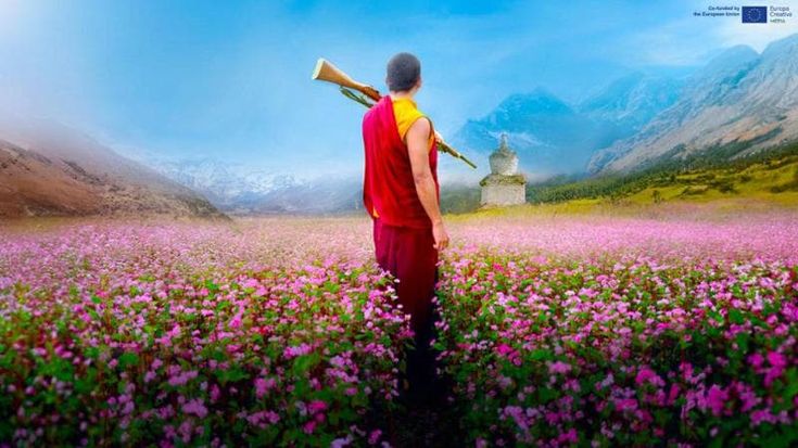 C’era una volta in Bhutan, in streaming su MYmovies l’affresco ironico di un Paese che si apre al Futuro