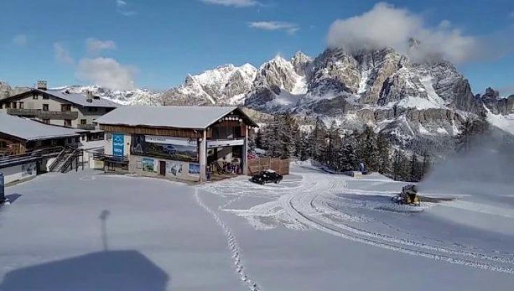 Conte chiude allo sci, il sindaco di Cortina: "Il governo ci ripensi, Natale vale il 30 per cento del fatturato annuo"