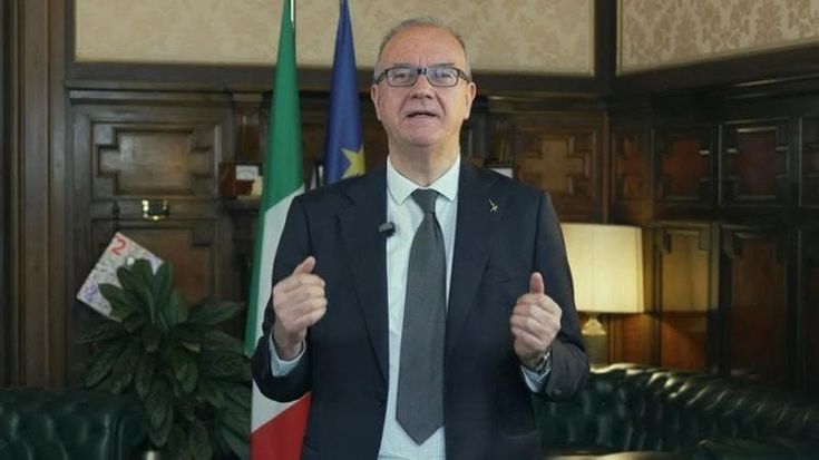 Valditara e il galateo del tricolore a scuola: “Esponetelo, ma se è sbiadito va cambiato”
