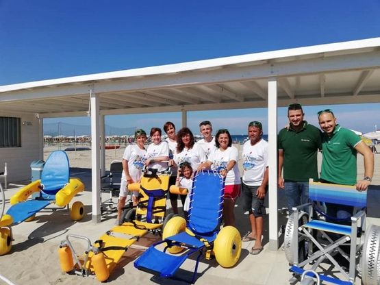 Tutti al mare, nessuno escluso: il primo bagno in Romagna pensato per i disabili