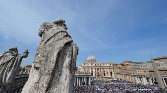 Scandalo nel collegio dei 'chierichetti', indagine  del Vaticano: no abusi, ci furono rapporti gay