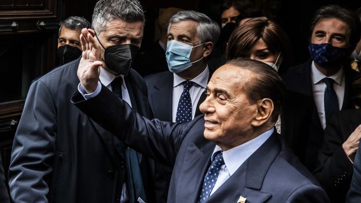"Grazie di essere qui". Il ritorno stanco ma felice del Berlusconi di governo