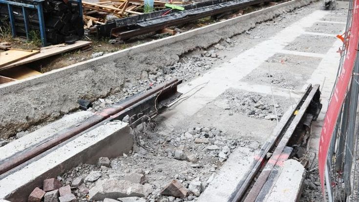 Tram, rotaie rimosse in Riva Reno. Andranno rifatte. L’impresa: "Solo piccole discrepanze”