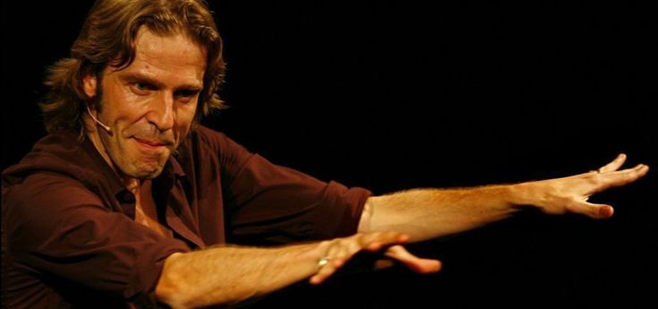 Giulio Casale: "Sul palco con i miei Estra. <br />Per quanto? Finch&egrave; ci divertiamo"