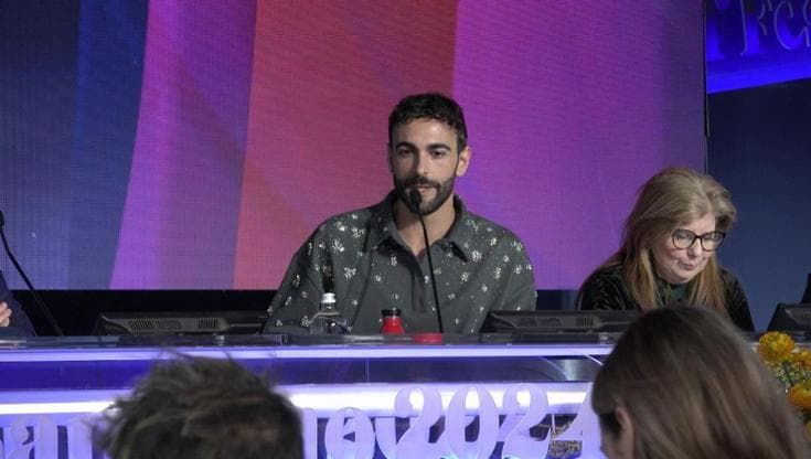Marco Mengoni: "La fragilità non va rifiutata, sono felice di essere me stesso"
