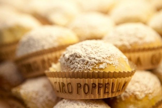 Oltre la pastiera c'è di più: 11 dolci napoletani da non lasciarsi scappare 