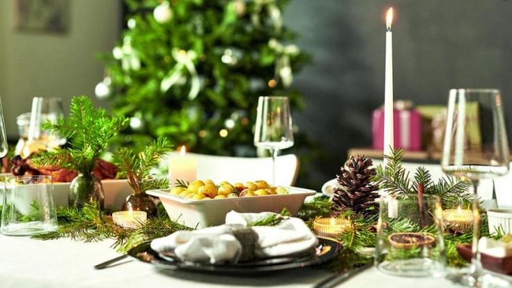 Brodo e cappone, così è subito Natale: tra tradizione e creatività
