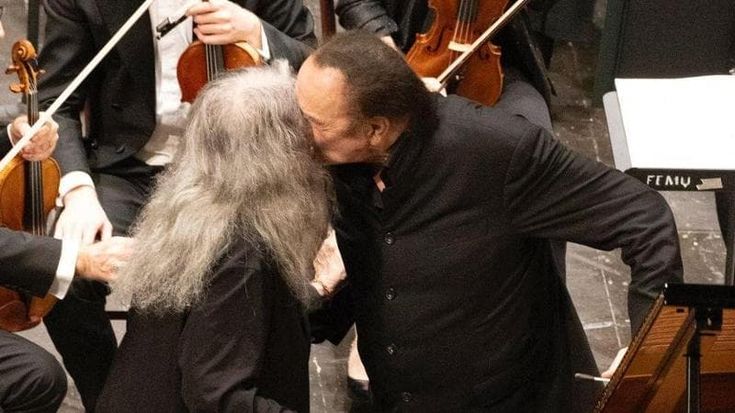 Quel bacio tra Martha Argerich e l’ex marito Charles Dutoit alla vigilia di San Valentino