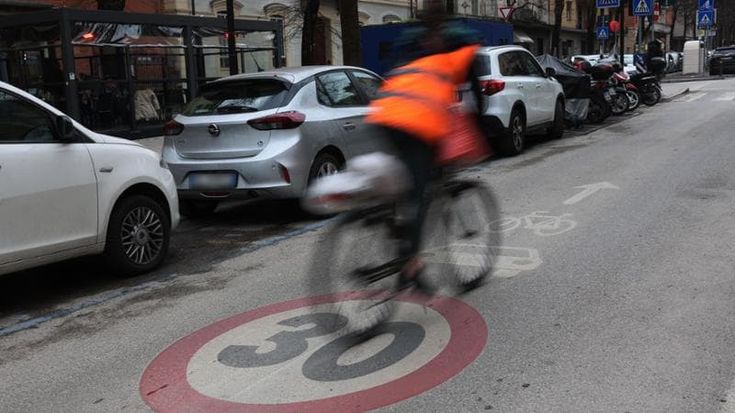 I Comitati 30 all’ora scendono in strada: lunedì presidio in via Azzurra