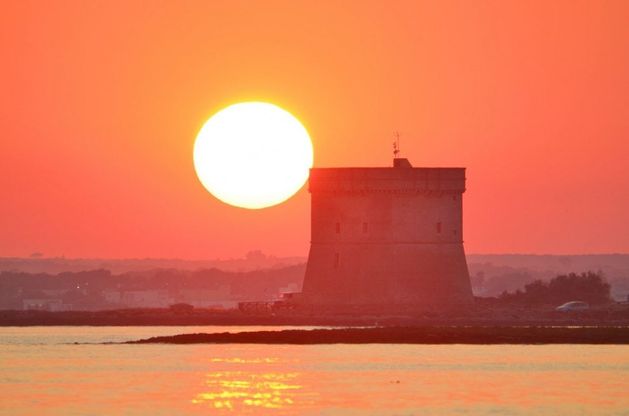Salento, la magia del tramonto a Torre Chianca