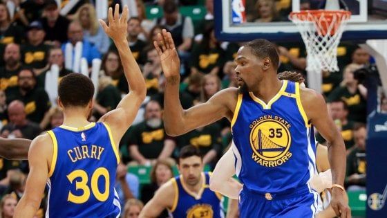 Basket, play off Nba: Durant stende Utah, Golden State ad un passo dalla finale