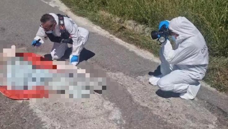 Anziano ucciso e avvolto in una coperta: fermati un uomo e due donne