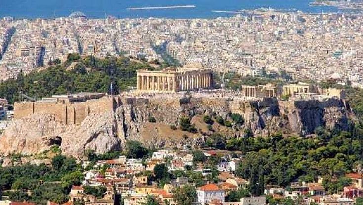 L’offerta della Grecia: “Vieni qui in smart working e pagherai metà tasse” 
