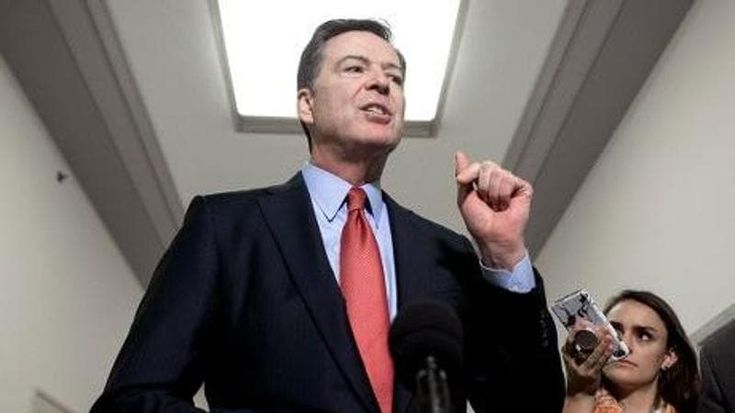 Usa, mandato d’arresto per l’ex direttore dell’Fbi Comey: è accusato di aver minacciato la vita di Trump