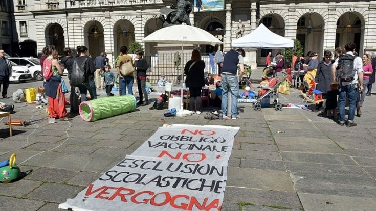 Vaccini, quel vanto italiano di farsi furbi