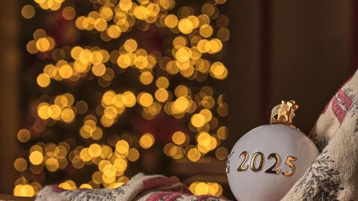 Natale 2025, 10 + 1 tendenze per vestire la casa a festa