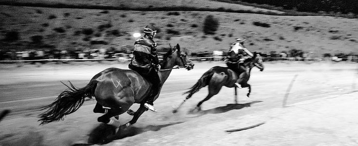 Cavalli e sudore, così nel Palio batte il cuore del popolo sardo 