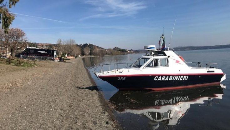 Morto un sub dopo un'immersione nel lago di Bracciano. Si indaga su malfunzionamento attrezzatura