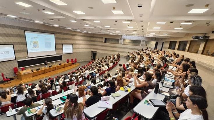 Medicina, il semestre filtro spaventa: calano le iscrizioni alla Sapienza e Tor Vergata