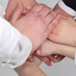 Donazioni, i valori degli italiani: poco ottimismo su un senso civico pi&ugrave; diffuso