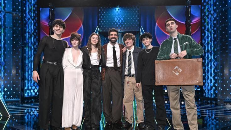 “Sarà Sanremo”, la finale su Rai 1: sei giovani in gara per due posti all’Ariston. E sfilano i big