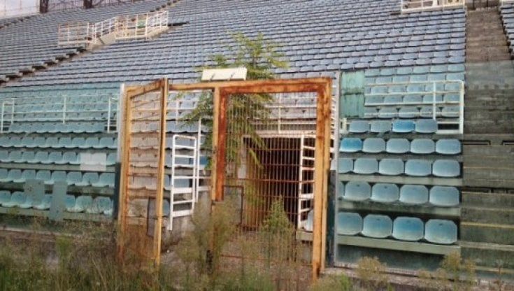 Roma, gli stadi e la campagna elettorale. La Raggi presenta il "nuovo Flaminio". Calenda: "Non siamo fessi"