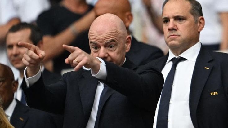 Crepe nella Fifa, lascia il senior advisor Cordeiro. Il direttore Lamour: “Ingannati da Infantino”