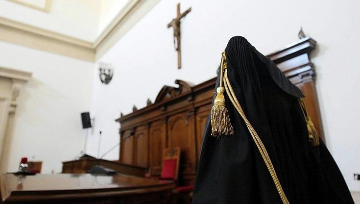 Lecce, il Tribunale condanna 42enne ma lui era morto da cinque mesi e nessuno lo sapeva
