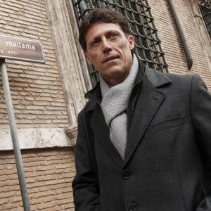 I Cinque Stelle contro il Pd Cuomo: "Vergogna, pensione regalata"