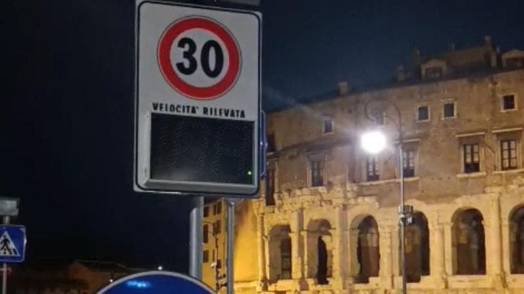 Ztl a 30 all’ora, ecco la mappa degli autovelox: da via Nazionale al Teatro Marcello