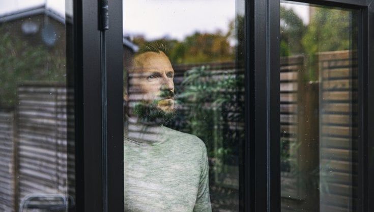 Più che raddoppiate le famiglie italiane in difficoltà: le nuove strategie di risparmio