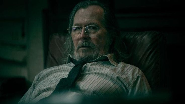 Gary Oldman, i calzini bucati e il junk food: “Ormai sono come Jackson Lamb. Però non puzzo”