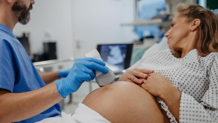 Due gemelli con papà diversi: come può succedere