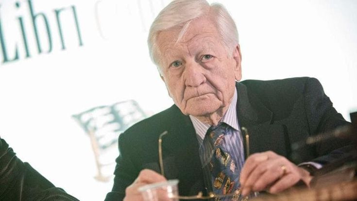 Aborto, Raniero La Valle: “La destra trasforma i consultori in arena sulla pelle delle donne”