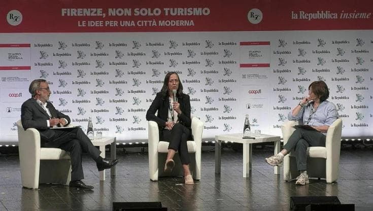 Firenze futura, l'intervista alla sindaca Sara Funaro