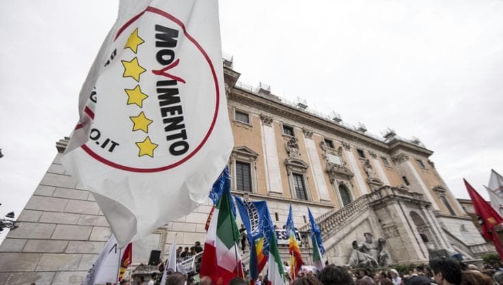 La vendetta dei 5s, primo sì alla norma contro i cambi di casacca