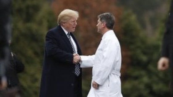 Niente cheesburger e Diet Coke, Trump (troppo grasso) messo a dieta