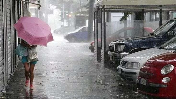 Meteo, in Puglia arriva il maltempo: temporali, forti piogge e temperature in brusca discesa. Poi nel weekend il maestrale riporta il sole 