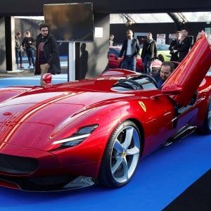 Ferrari vola in Borsa dopo i dati di bilancio 2018 e le previsioni