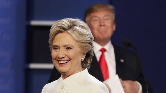 Le 'confessioni' di Hillary Clinton: "Nei dibattiti Trump mi stava incollato"