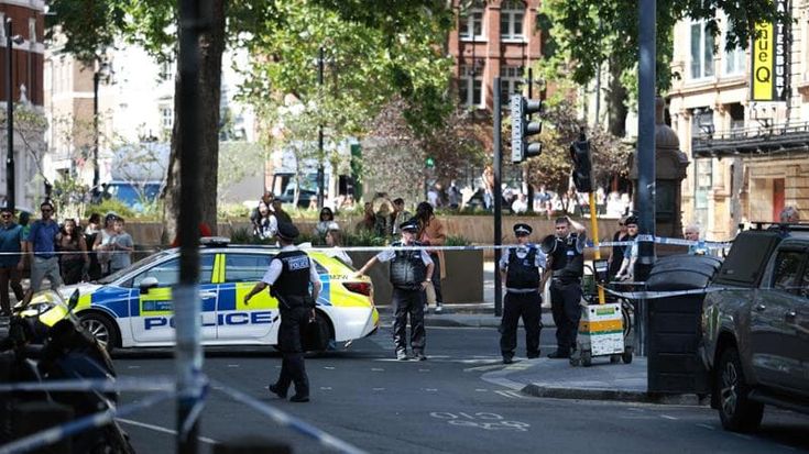 Londra, quattro accoltellati a Covent Garden: fermata una donna, soffrirebbe di disturbi mentali