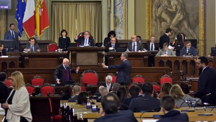 Il Covid blocca l'aula, Finanziaria rinviata a martedì: esercizio provvisorio fino al 30 aprile