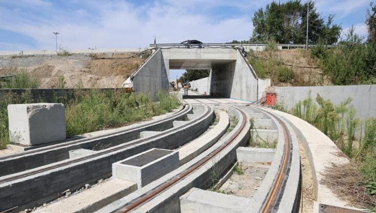 A Borgo Panigale ecco il deposito dove arriverà il tram, tra gru, operai e lavori in corso