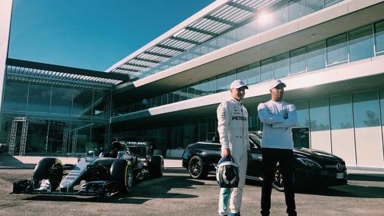 Sorpresa a Santena, alla Petronas spuntano Hamilton e Bottas