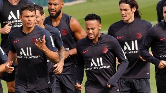 Psg, i tifosi scaricano Neymar. La sorella: ''Senza di lui non vinceranno nulla''